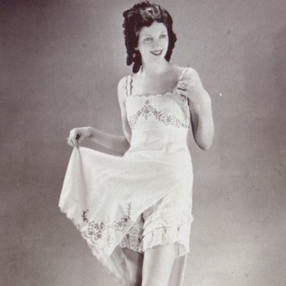 1960's Berkliff Peach Chiffon Peignoir Set - Picture 15 of 15